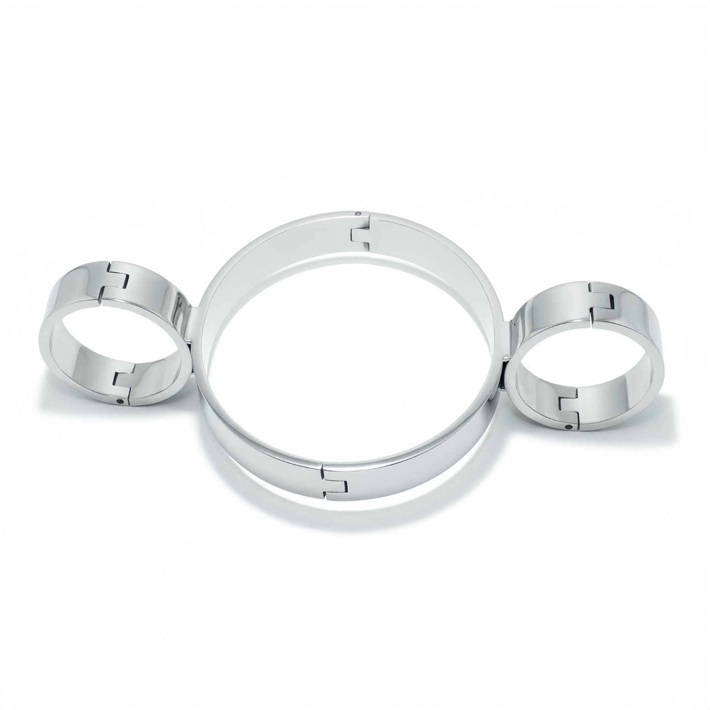 Collar with attached handcuffs by Perfectra Distribution polished in silver